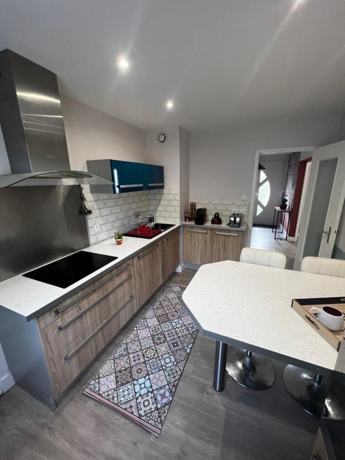 Belle Maison Familiale Proche Du Lac Bourges Exteriér fotografie